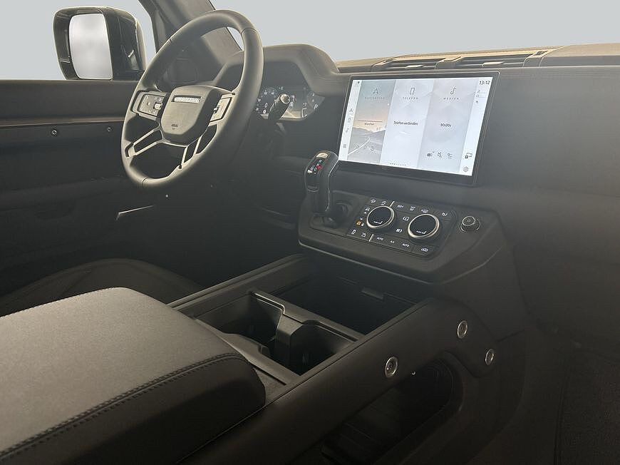 Land Rover Defender 110 Dynamic SE
