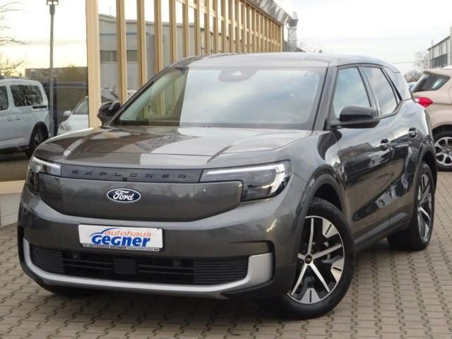 Ford Explorer Extended range RWD