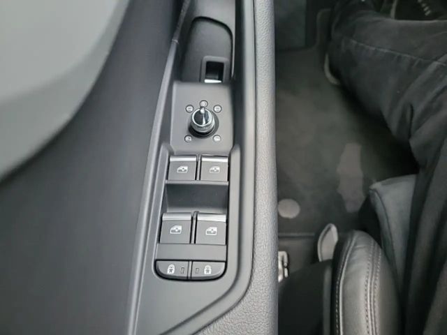 Audi A4 35 TDI Avant Business S-Line