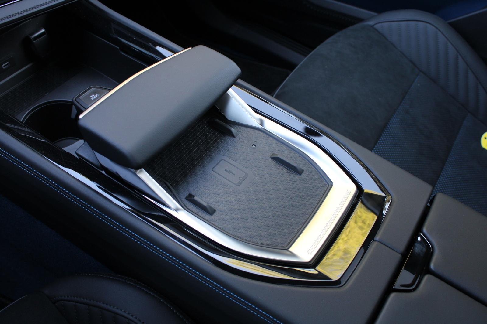 Renault Rafale 300 Plug-in Hybrid 4x4 Esp Alp mit AHK