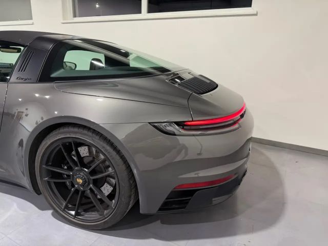 Porsche 911 4 Cabrio GTS Targa