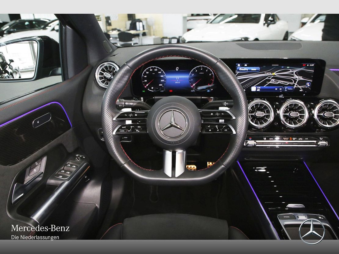 Mercedes-Benz B 200 AMG Line Sedan