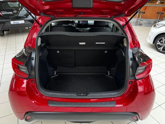 Toyota Yaris Hatchback Hybride Team D