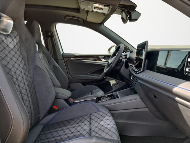 Volkswagen Tiguan 2.0 TDI DSG 4Mo R-Line+MATRIX+AHK+NAVI+WR+PANOD+STANDHEIZ