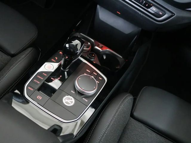 BMW 118 118i Sedan Sport Line