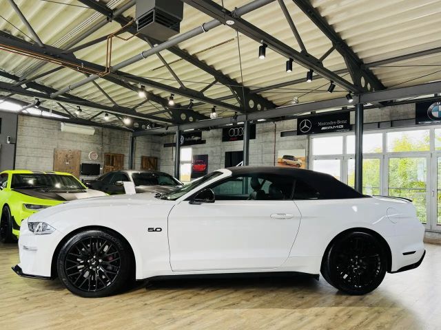 Ford Mustang Convertible GT 5.0 V8