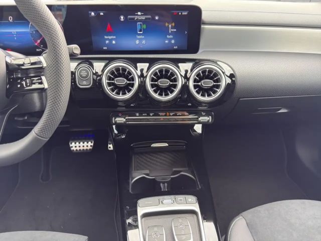 Mercedes-Benz CLA 180 Coupé