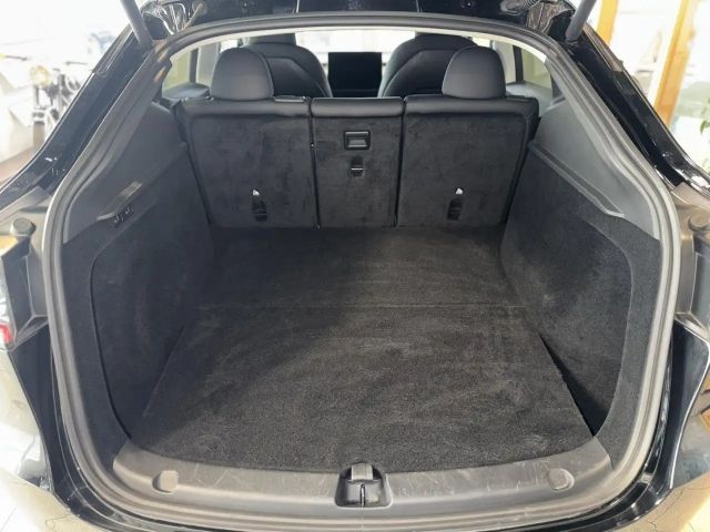 Tesla Model Y AWD Dual Motor Performance