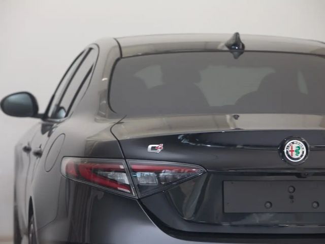 Alfa Romeo Giulia AT8 Q4