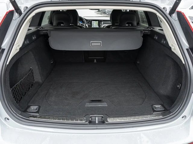 Volvo V60 Cross Country AWD Plus