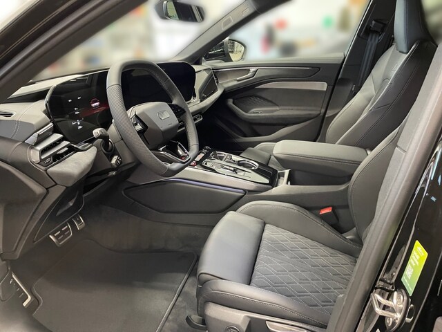 Audi A6 Avant Quattro S-Tronic