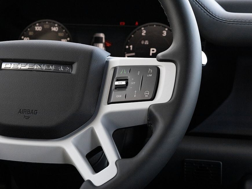 Land Rover Defender 110 Dynamic HSE