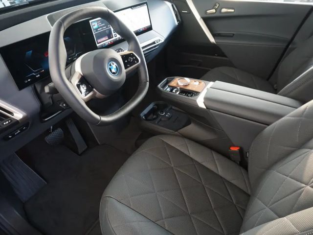 BMW iX xDrive50