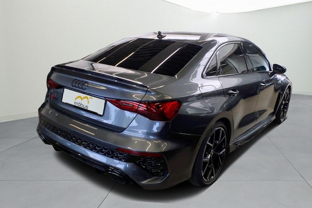 Audi RS3 Quattro S-Tronic Sedan