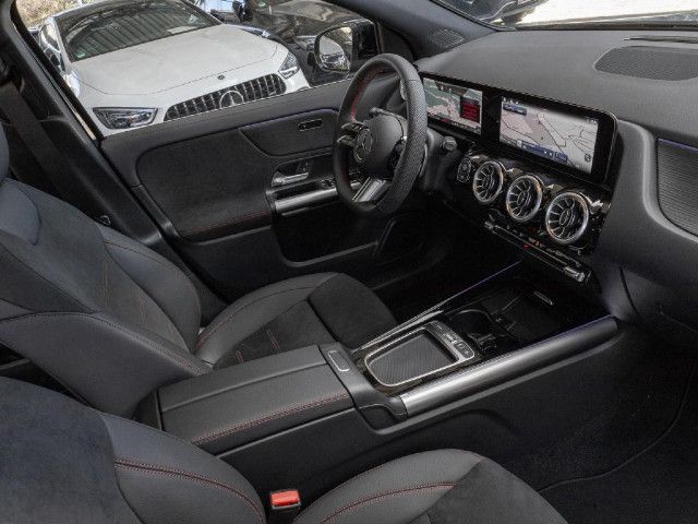 Mercedes-Benz GLA 180 AMG Line