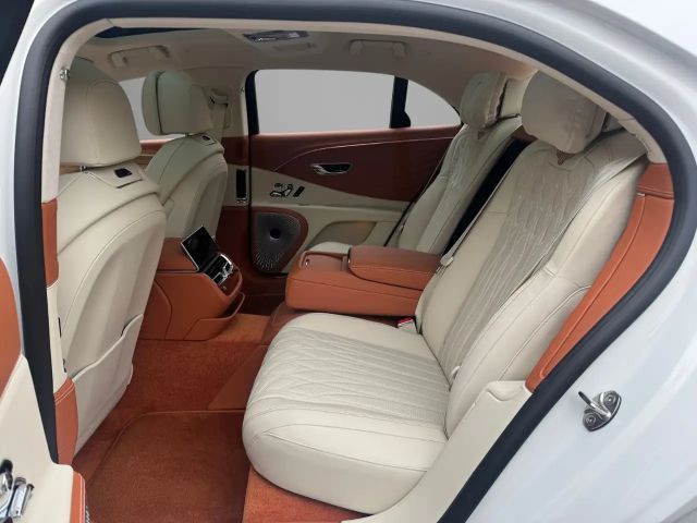 Bentley Flying Spur Hybrid V8