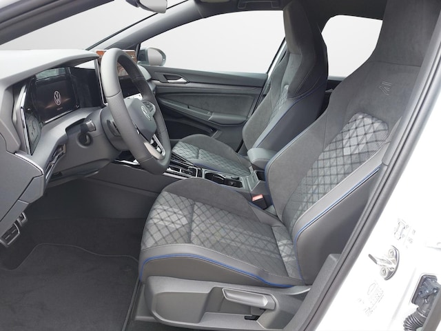 Volkswagen Golf 1.5 eTSI DSG R-Line