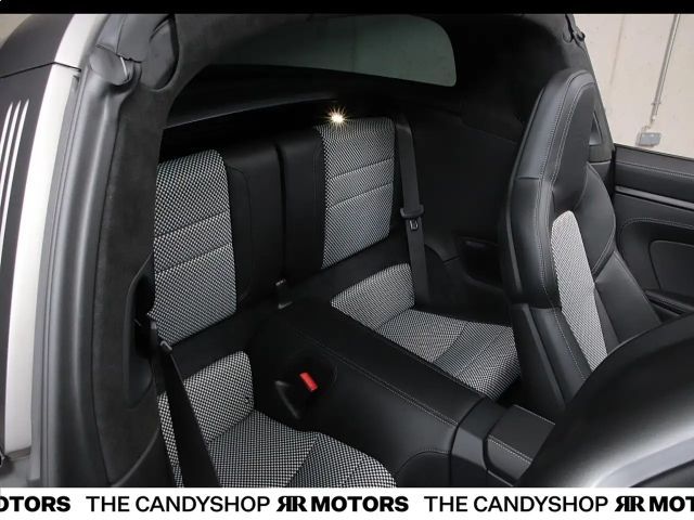 Porsche 911 4 Cabrio GTS Targa