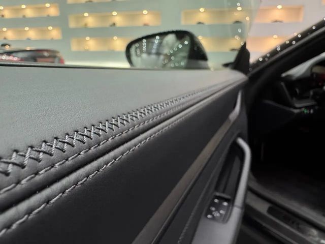 Porsche 992 Black Edition Coupé GTS