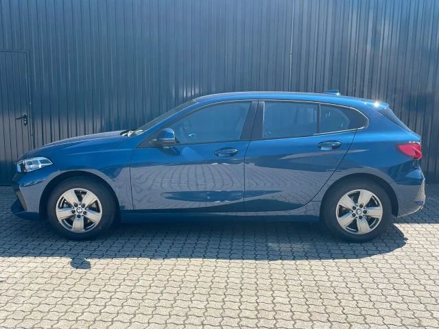 BMW 118 118i 5-deurs Sedan