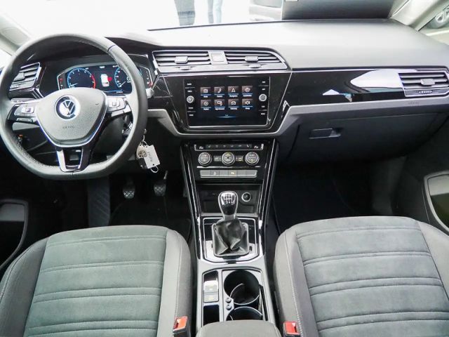 Volkswagen Touran 1.5 TSI Highline