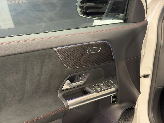 Mercedes-Benz GLA 200 4MATIC GLA 200 d