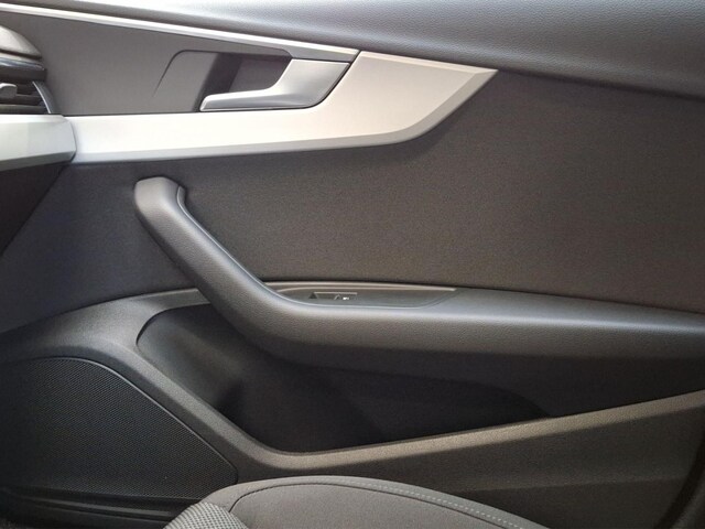 Audi A4 30 TDI S-Tronic Sedan