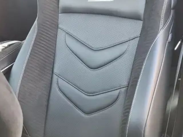 Aston Martin DBS V12