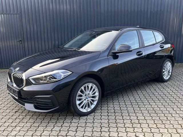 BMW 118 118i 5-deurs Sedan