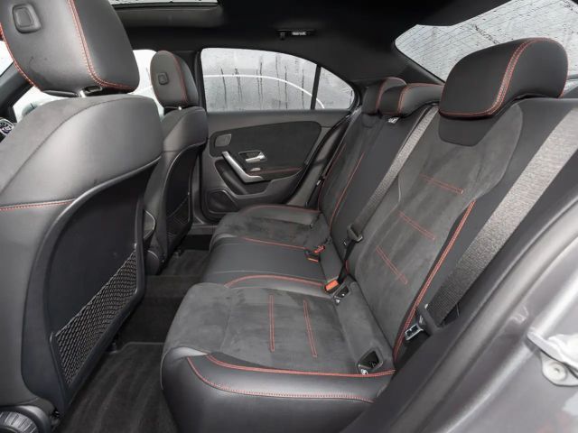 Mercedes-Benz A 250 A 250 e