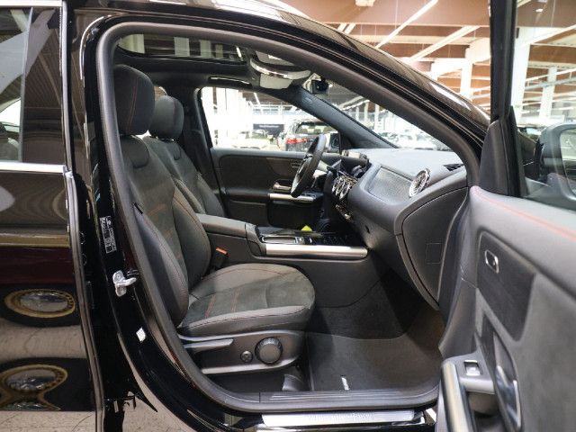 Mercedes-Benz GLA 180 AMG Line