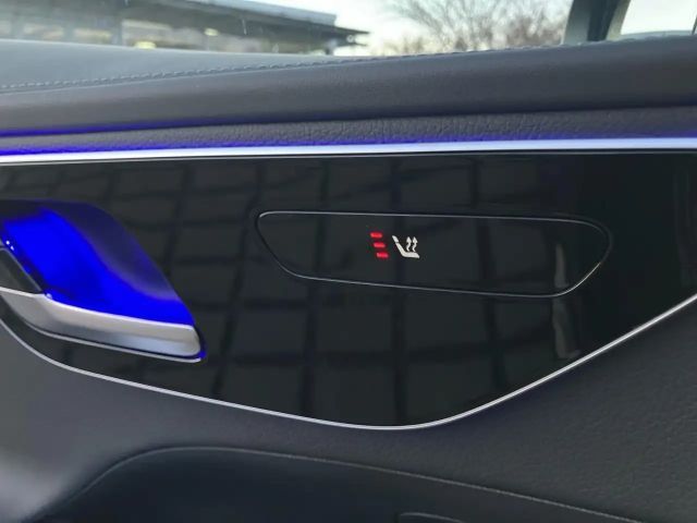 Mercedes-Benz C 220 AMG Line C 220 d Sedan