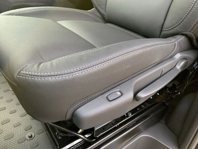 Renault Trafic Blue EDC Spaceclass