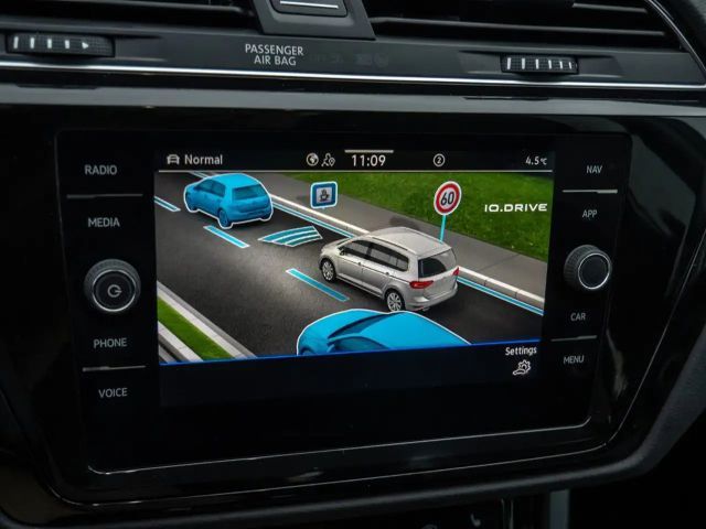 Volkswagen Touran 1.5 TSI DSG R-Line