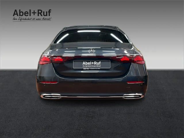 Mercedes-Benz E 200 AVANTGARDE Sedan