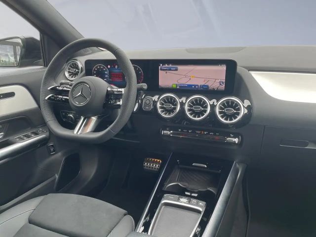 Mercedes-Benz GLA 180 AMG Line