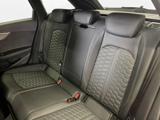 Audi RS4 Avant Competition