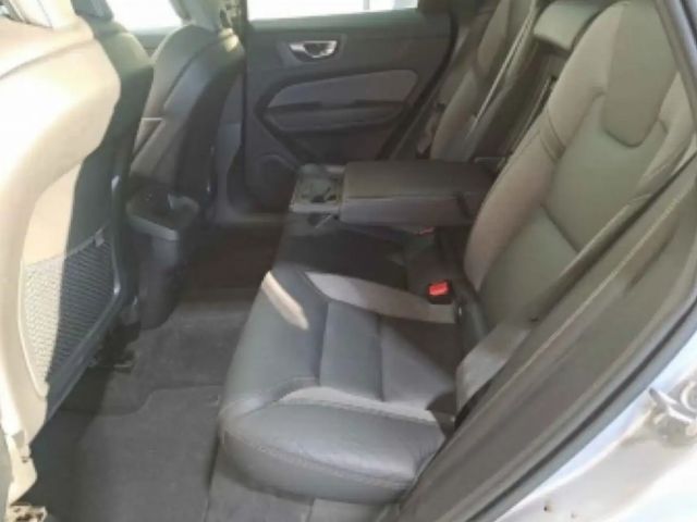 Volvo XC60 AWD Dark Plus