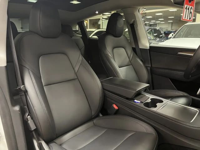 Tesla Model Y AWD Dual Motor Performance