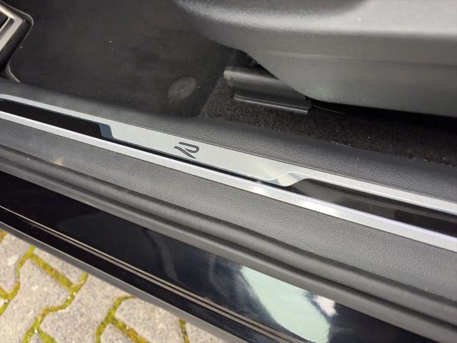 Volkswagen Tiguan 2.0 TSI IQ.Drive R-Line