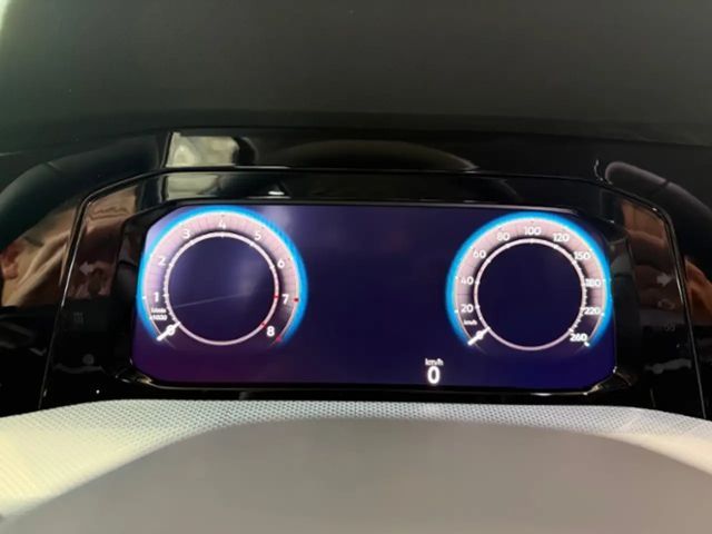 Volkswagen Golf 1.5 eTSI DSG Variant