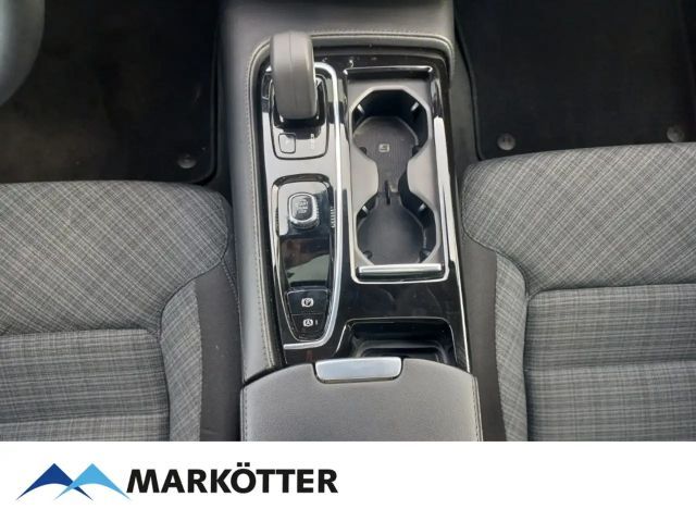 Volvo V60 AWD Core Recharge T6