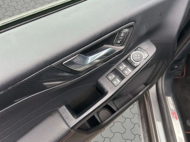 Ford Kuga Plug in Hybrid ST Line X