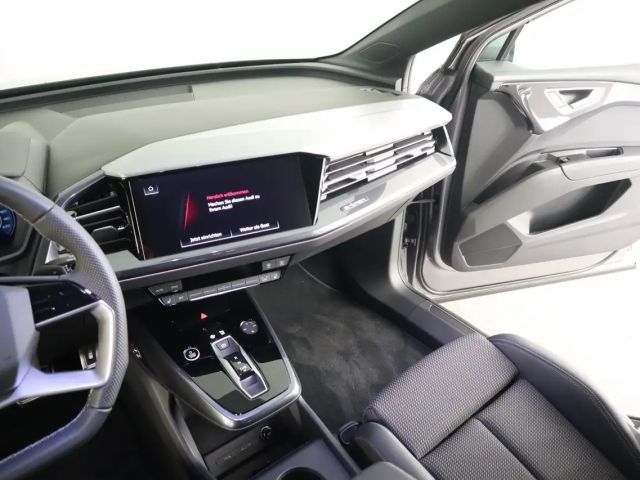 Audi Q4 e-tron Audi Q4 45 e-tron