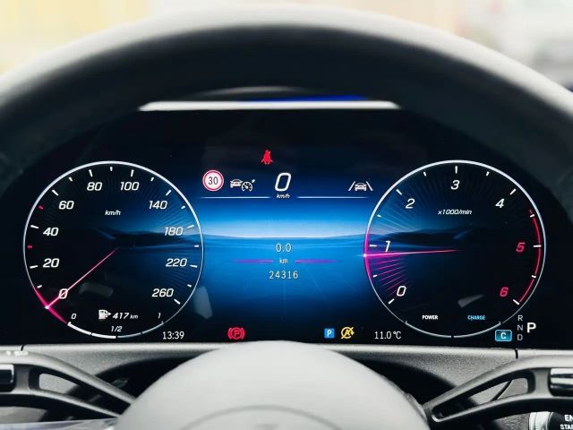 Mercedes-Benz E 220 AMG Line E 220 d Sedan