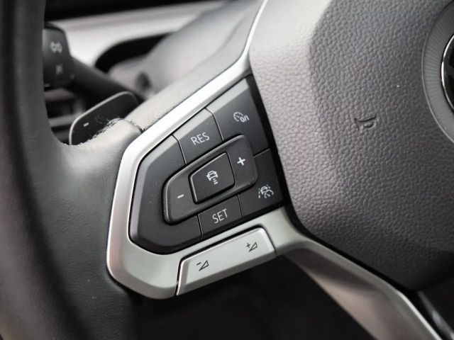 Volkswagen Golf 2.0 TDI Golf VIII Life Variant