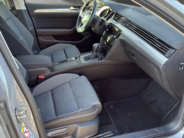 Volkswagen Passat 1.5 TSI DSG Variant