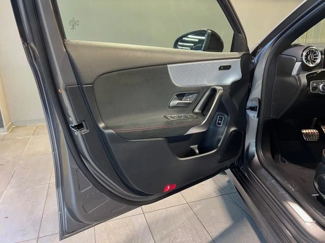 Mercedes-Benz A 250 A 250 e AMG Line