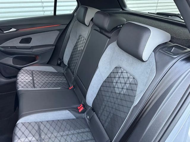 Volkswagen Golf 1.5 eTSI DSG Golf VIII R-Line