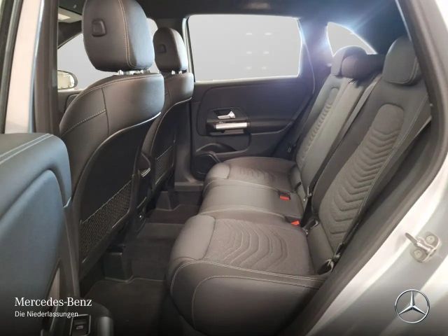 Mercedes-Benz B 200 Progressive Sedan